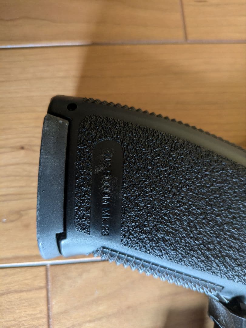 東京マルイ　SOCOM Mk23 エアガン（サイレンサー・LAMユニット付き）