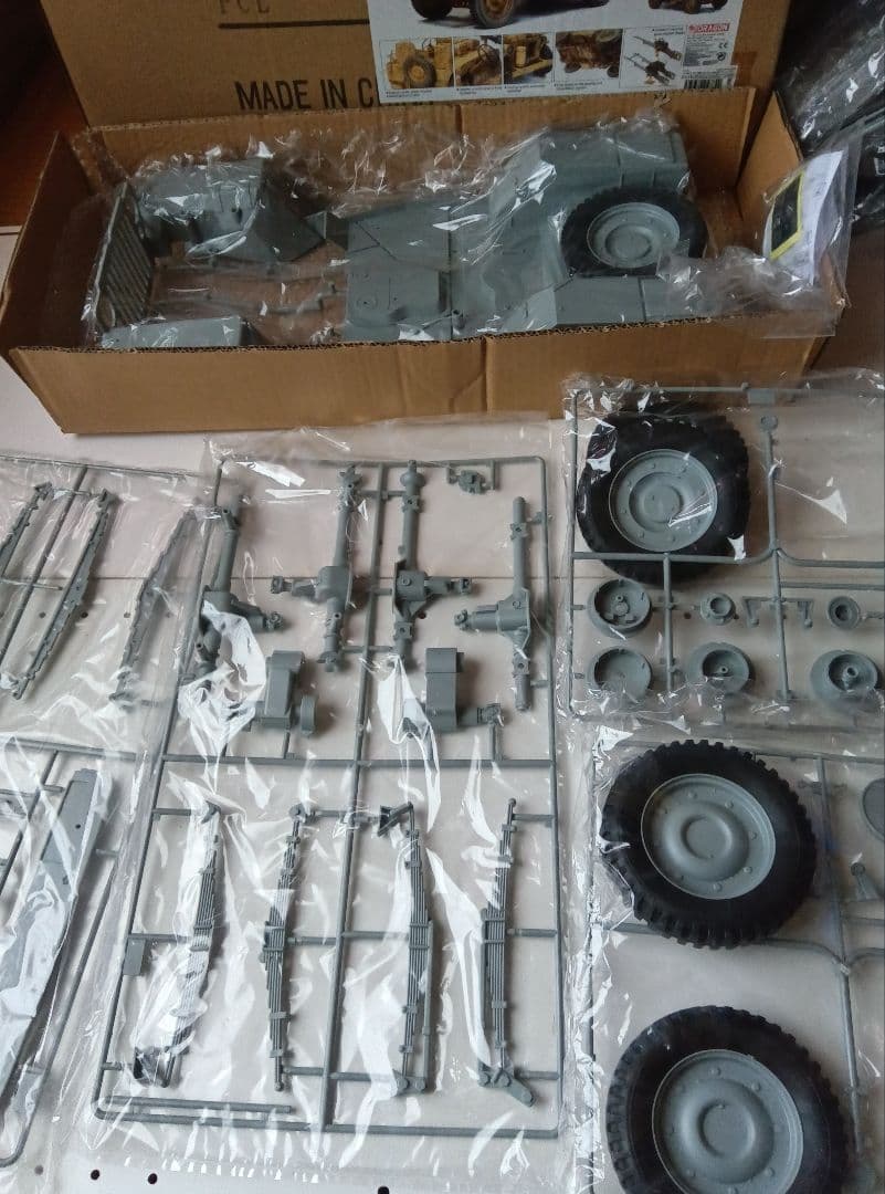 1/6 SAS デザートレイダー