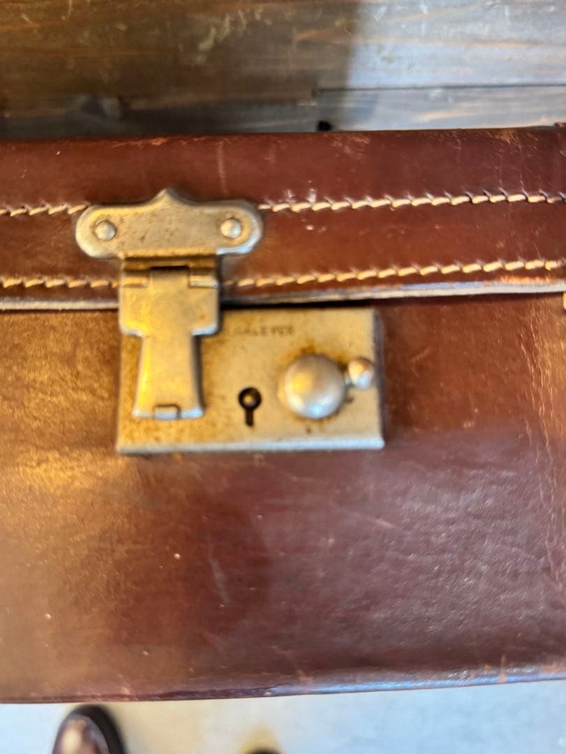 イギリス製　ビンテージトランク