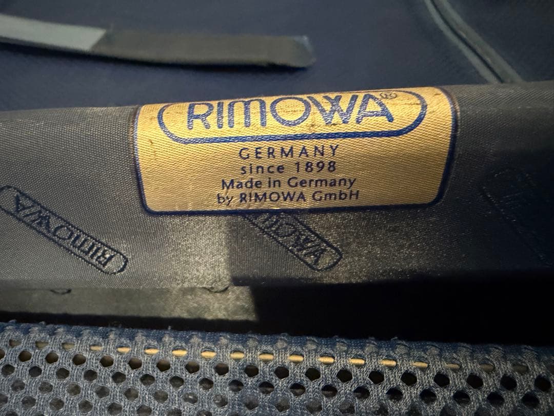 【廃盤品】RIMOWA TOPAS 32L 4輪 機内持込可 932.52.11