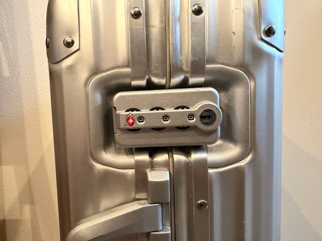 【廃盤品】RIMOWA TOPAS 32L 4輪 機内持込可 932.52.11