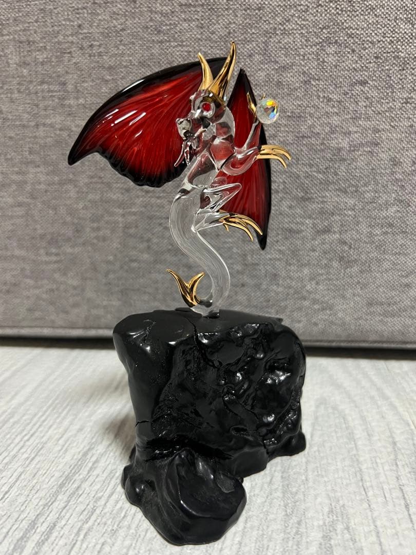 ディズニーランド　ガラス細工　シンデレラ城　ドラゴン