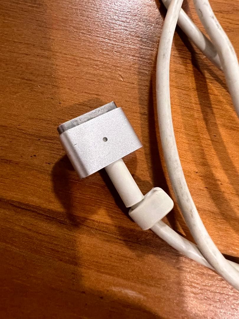 MacBook Pro 13 2015 8GB/256GB 箱・充電器