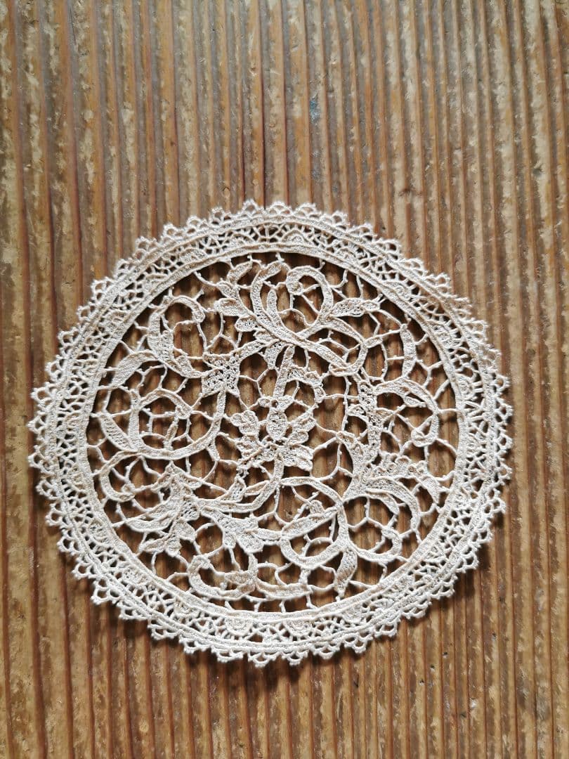 アンティーク イタリア ヴェニス ブラーノレース セピア パチネ 草花紋ドイリー