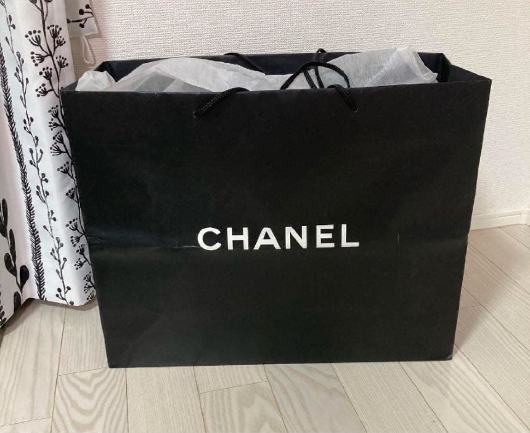 CHANEL ショッパー包装紙& 大きいサイズマグネット式箱、靴入れ空箱&リボン