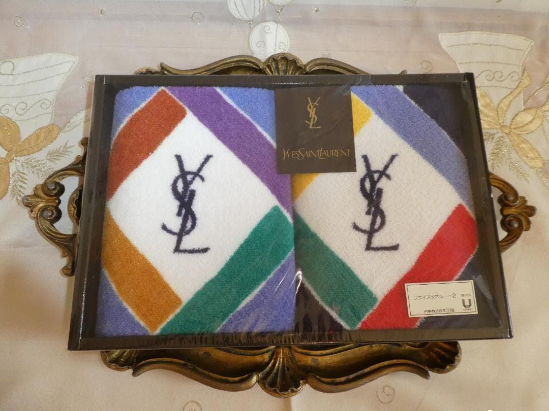 メルカリ便♡イヴサンローラン♡レトロ　フェイスタオル　ロゴ
