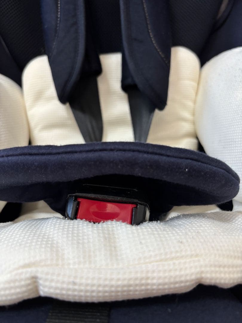 美品　Combi 車用チャイルドシート ネイビー