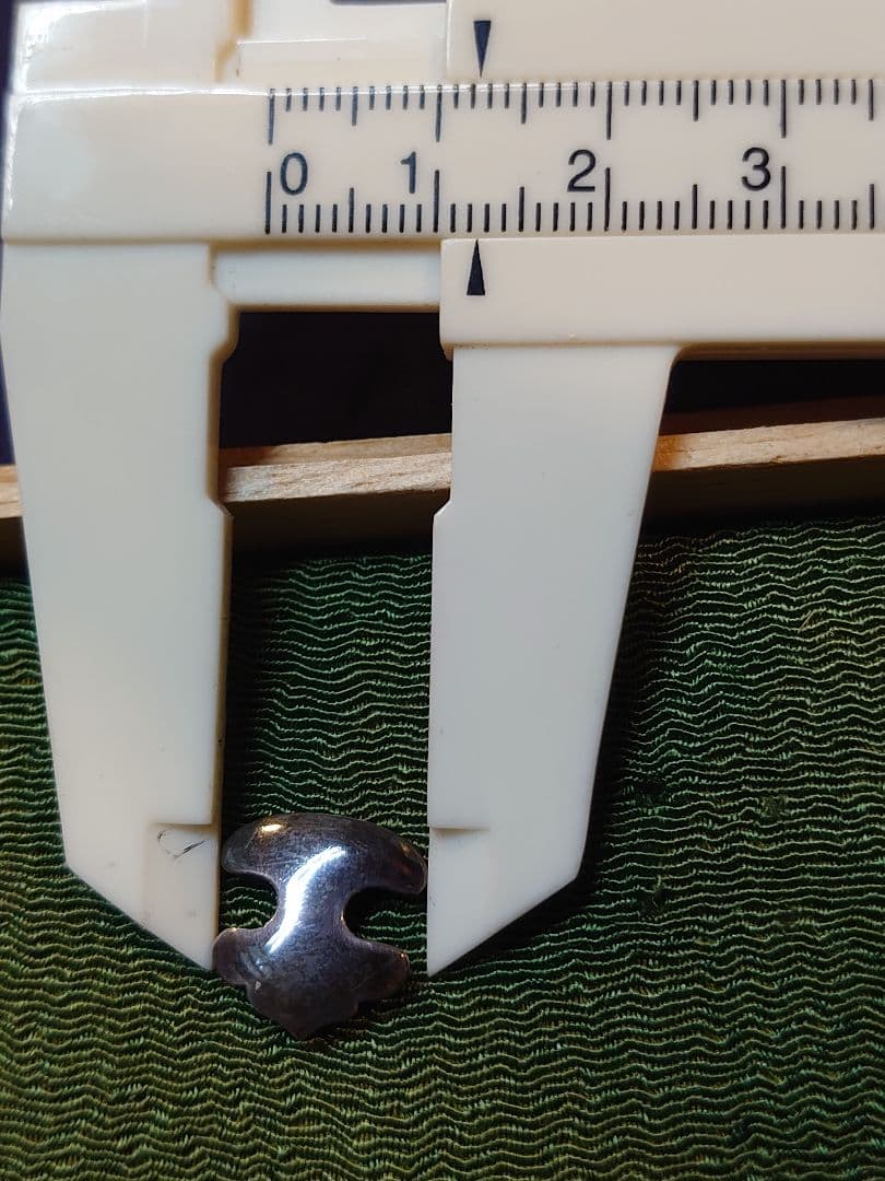 縁頭用のメクラ金具、燻し仕上げ銀