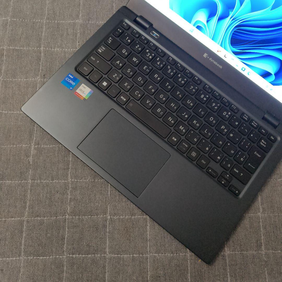 美品 Dynabook 超軽量 爆速 12世代i7 大容量32GB 新品1TB