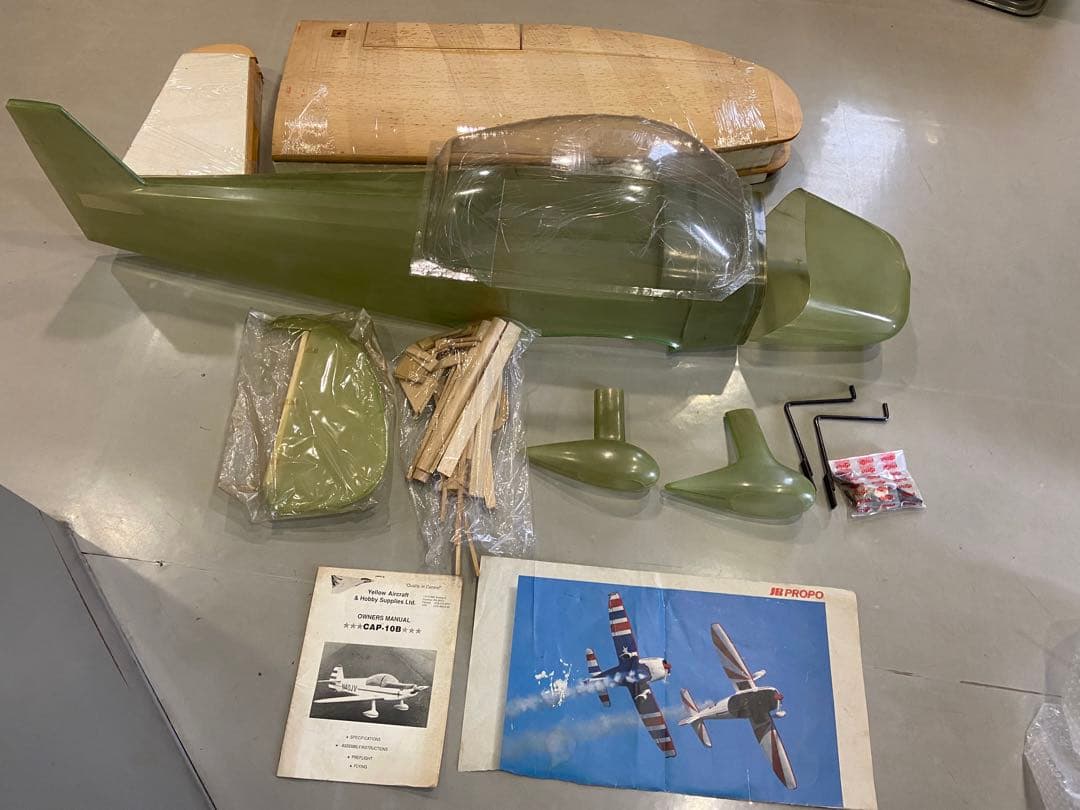 RC飛行機キット 生地完成　CAP-10B