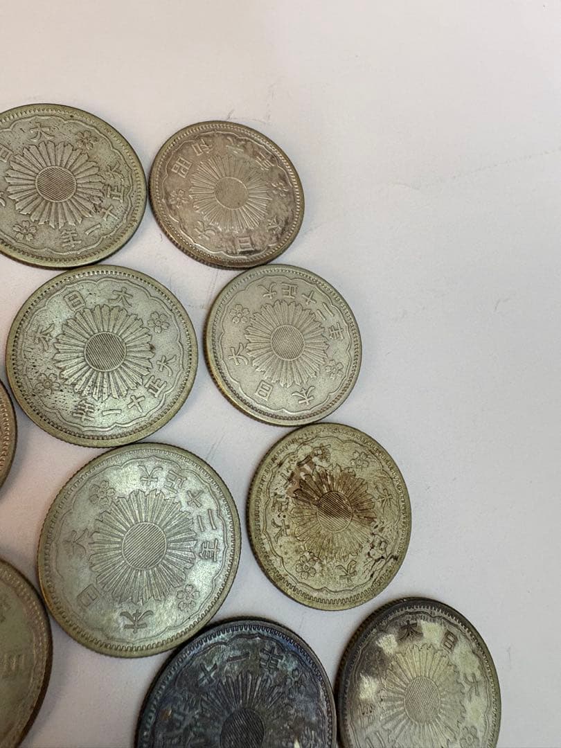 小型50銭　銀貨　鳳凰　１５枚　状態様々　まとめ売り