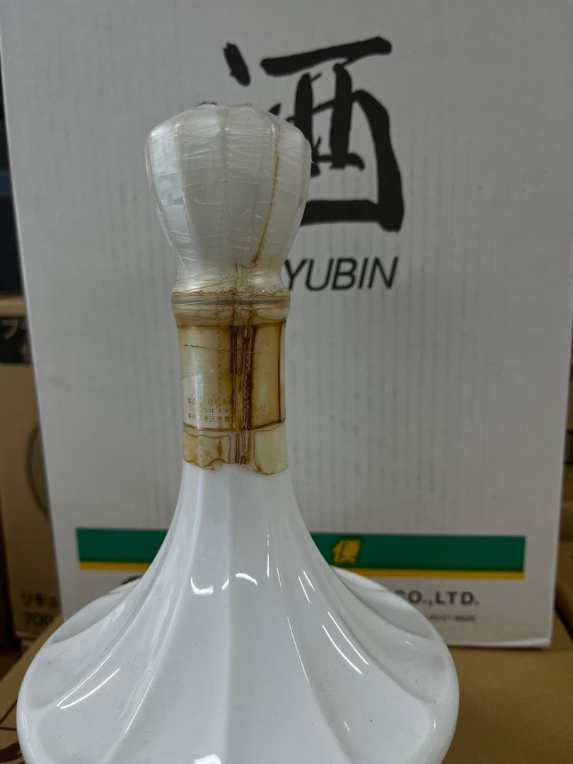 NIKKA 鶴ウイスキー 白陶器ボトル 750ml 43%