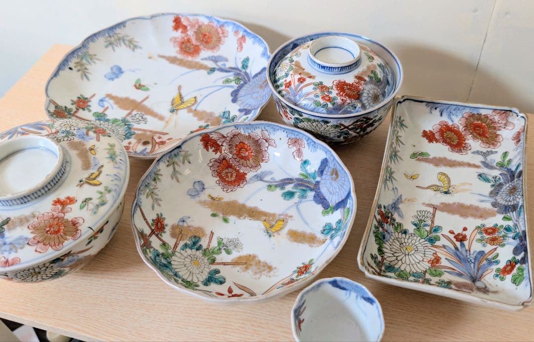 江戸中期 色絵古伊万里 金襴手 花蝶 青花 染付 金彩