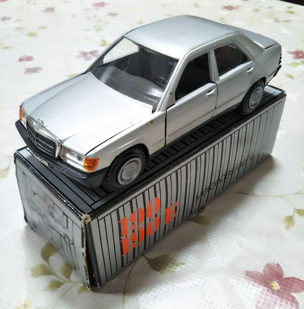 ○3418#1226　ドイツ製メルセデスベンツ190-190Eミニカー　1010
