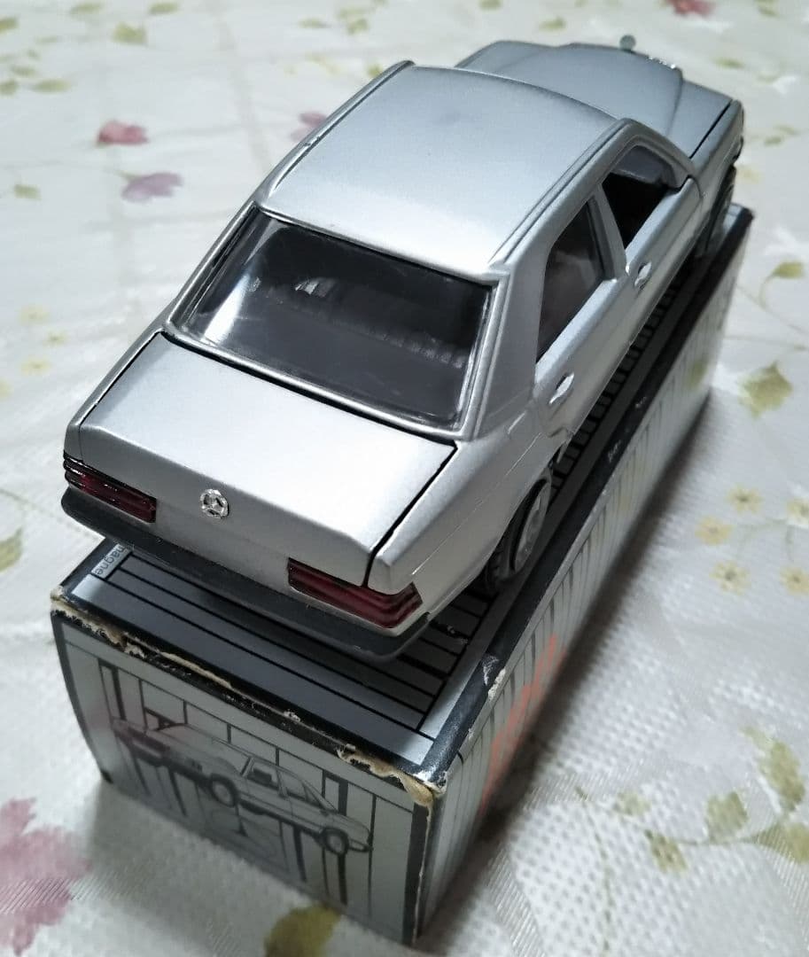 ○3418#1226　ドイツ製メルセデスベンツ190-190Eミニカー　1010