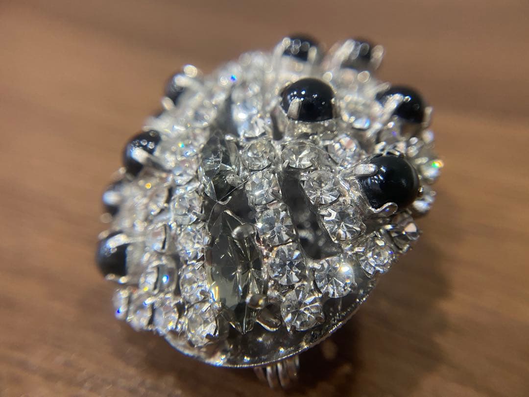 【美品】Christian Lacroix ラクロワ てんとう虫 ブローチ