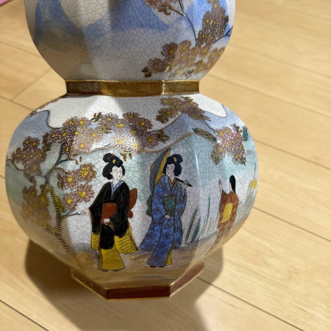 九谷焼　古九谷　薩摩風　花瓶　日本の伝統的な陶器花瓶