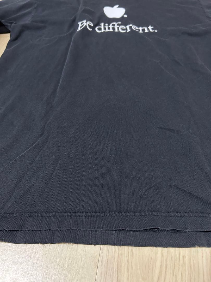 【希少】Balenciaga ブラック Tシャツ Be different.