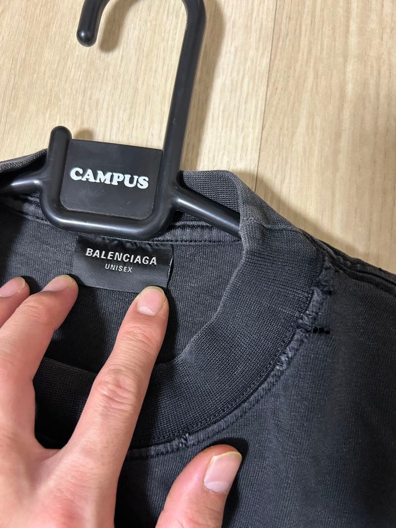 【希少】Balenciaga ブラック Tシャツ Be different.
