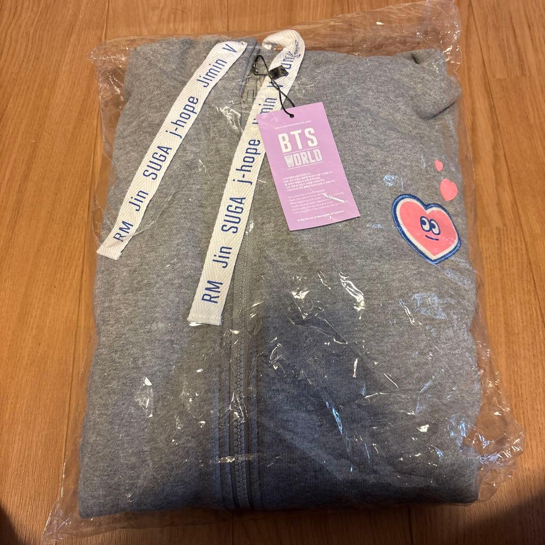 ＢＴＳ　フードパーカー　大きめのM