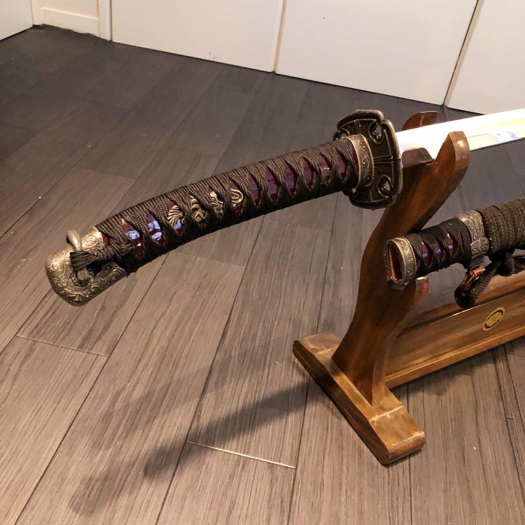 高級模造刀　日本軍拵え　居合刀　樋入刀身　合金刀身　朱拵え　重みあり