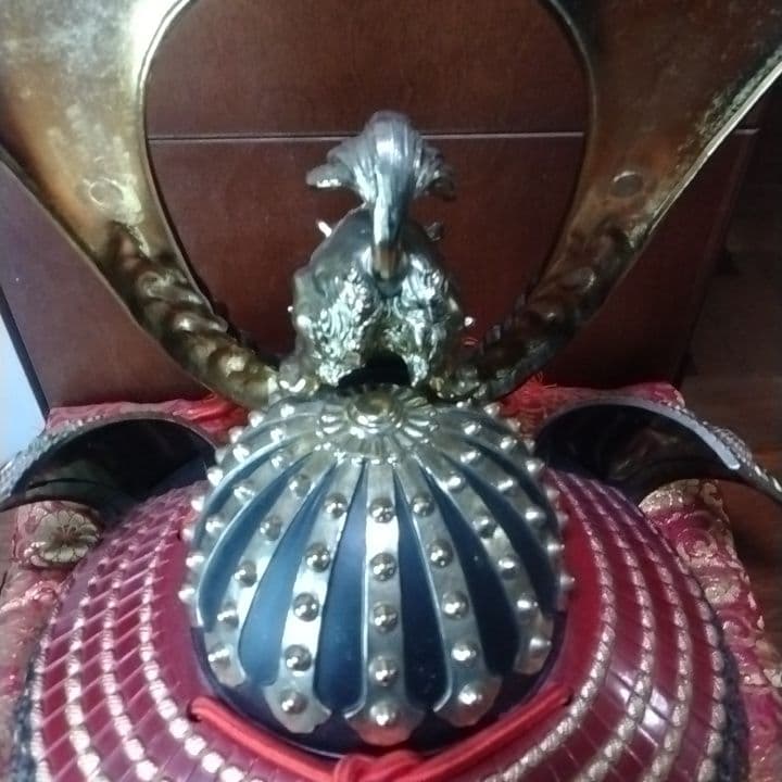 伝統的な日本の兜