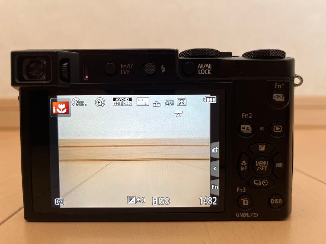 Panasonic DMC-TX1 コンパクトデジタルカメラ