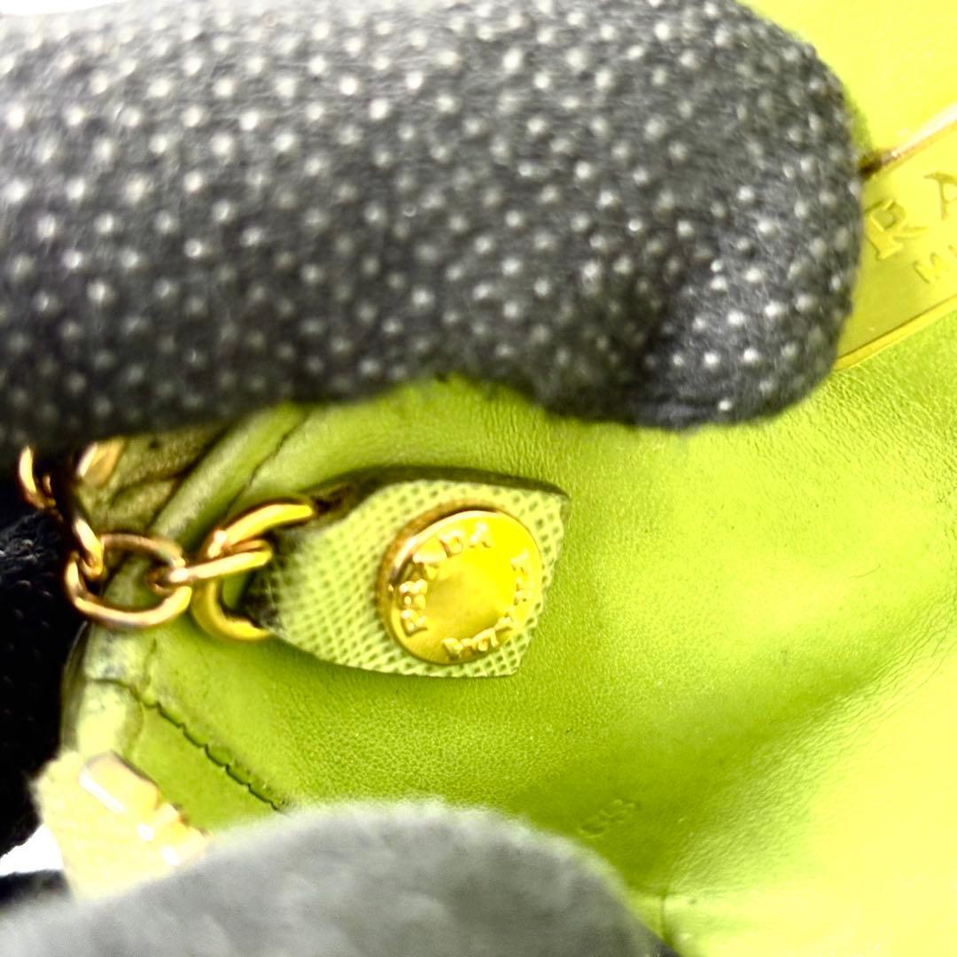 美品✨プラダ ケース キーリング 小銭入れ サフィアーノレザー グリーン