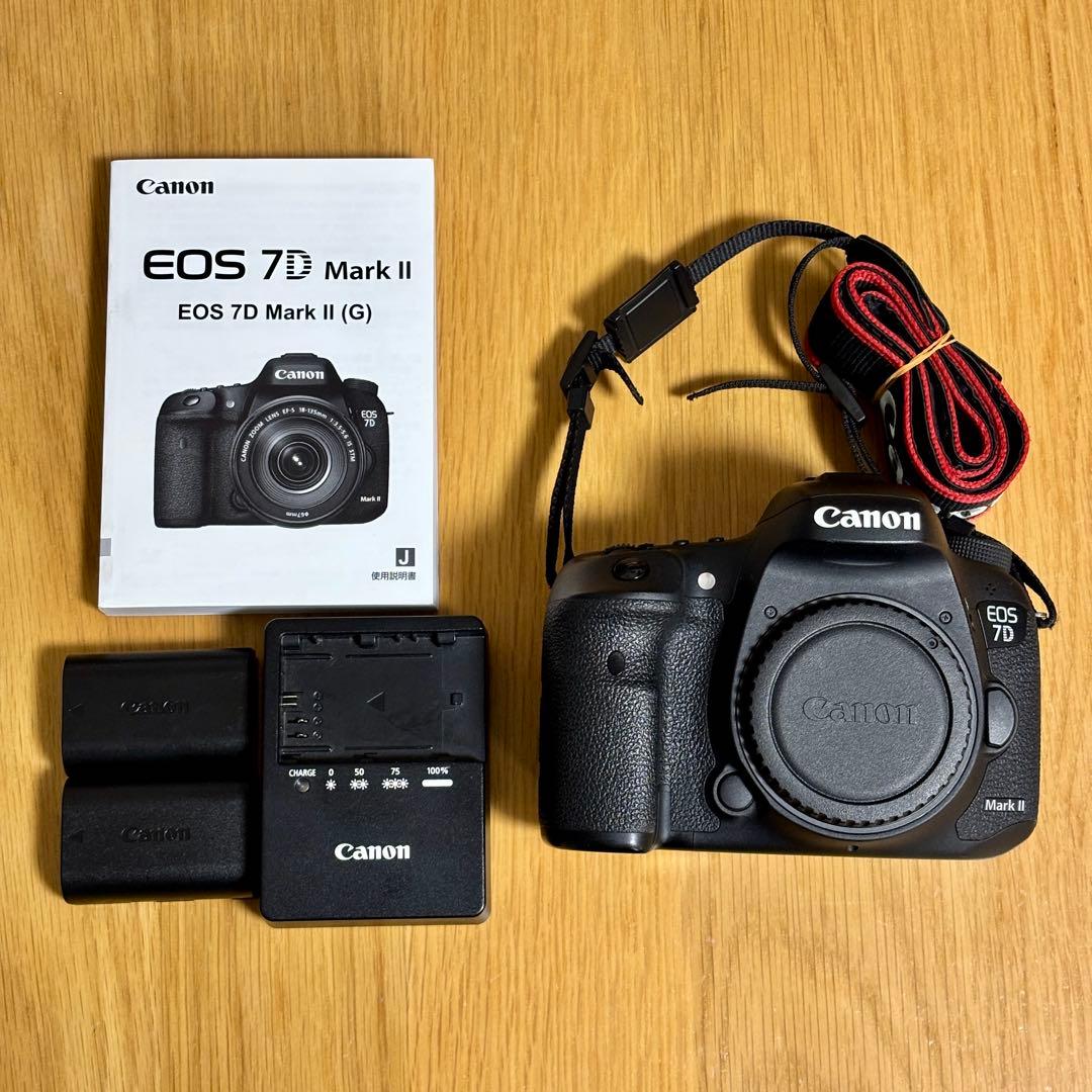 美品! Canon EOS 7D Mark II ボディ 純正バッテリー2個