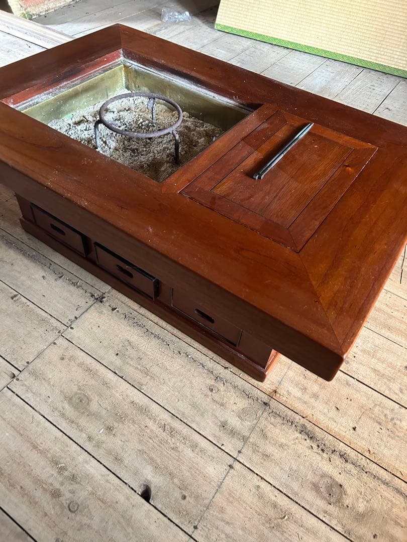 囲炉裏付き木製座卓