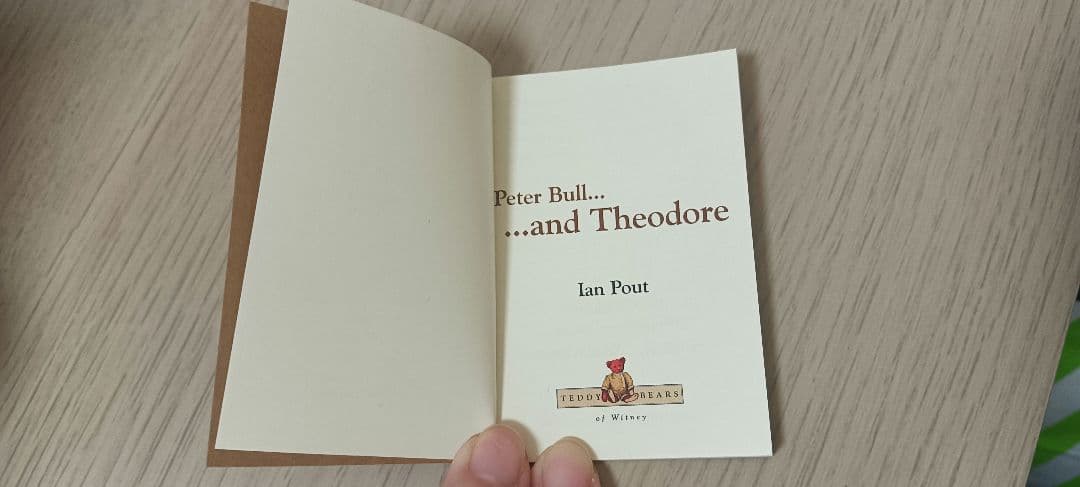 Peter Bull　THEODORE テディベア 小型 椅子付き　ウィットニー