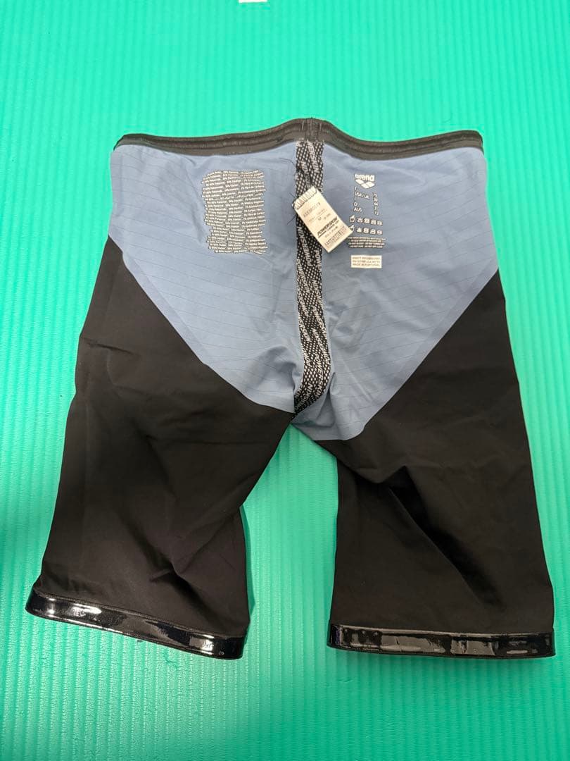 Arena Powerskin Carbon Air2 Mサイズ