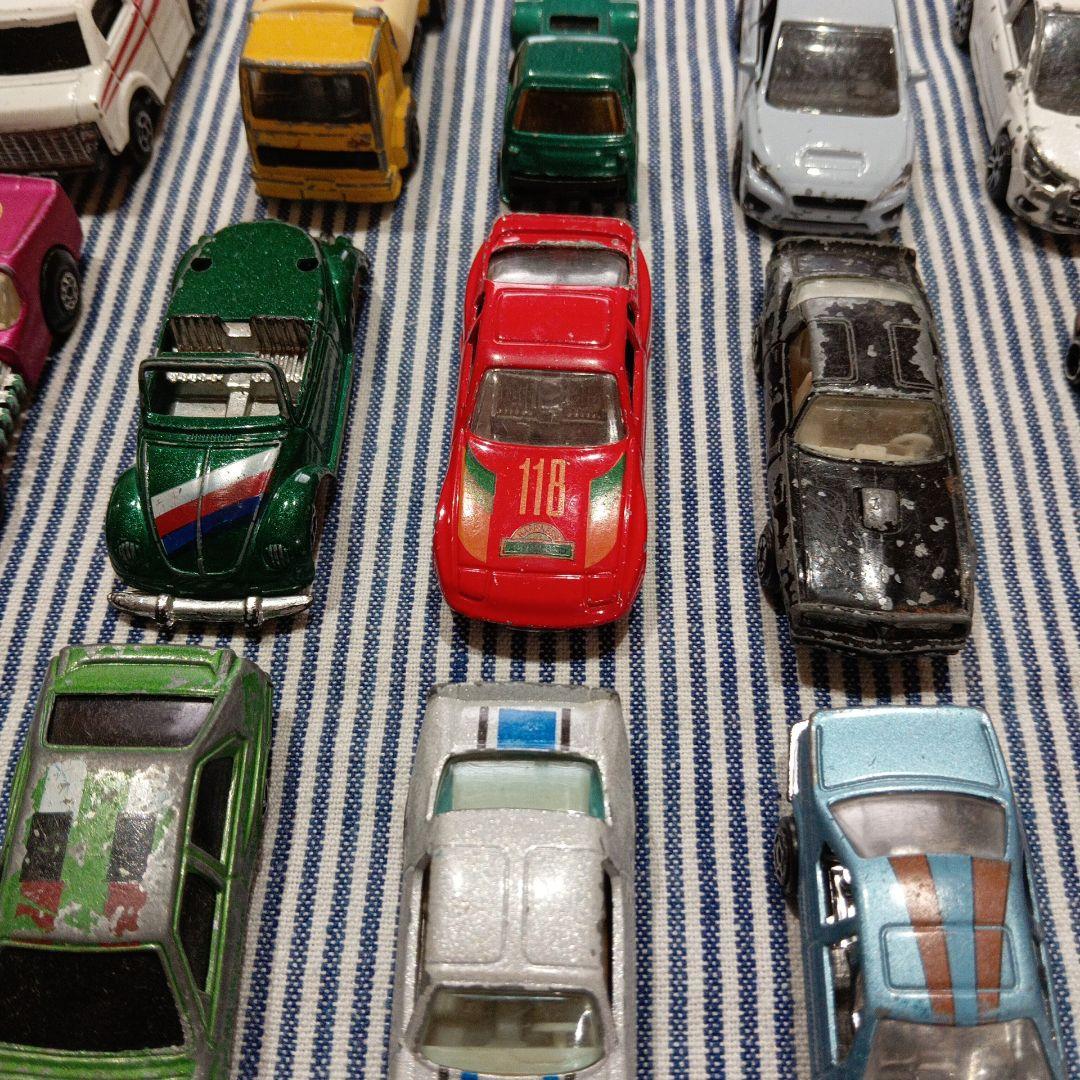 約100台の多様なミニカーセット