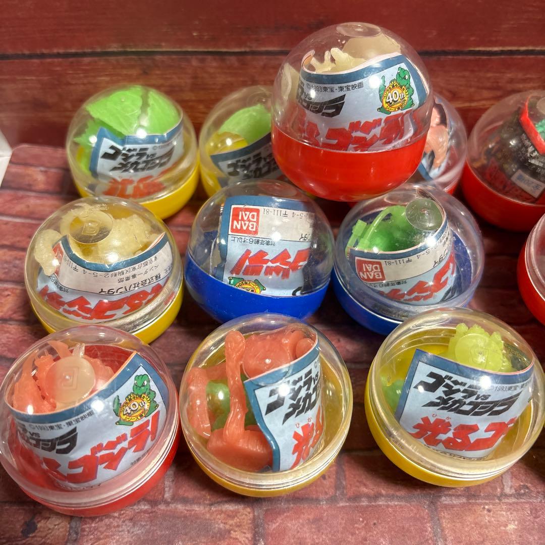 カ*君様 【当時モノ】ガシャポン　ゴジラ　カプセルトイ30個セット