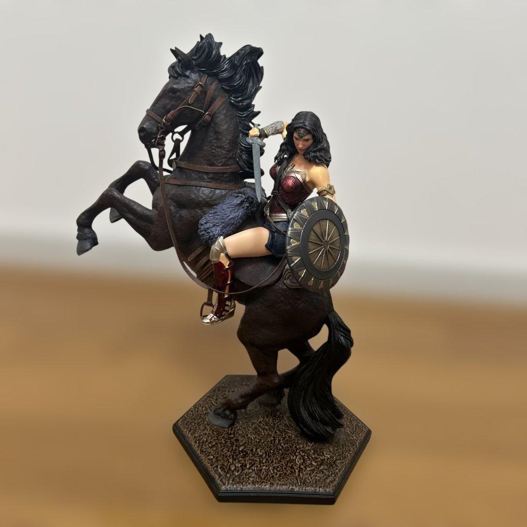 ワンダーウーマン/ ワンダーウーマン デラックス 1/10 スケール スタチュー