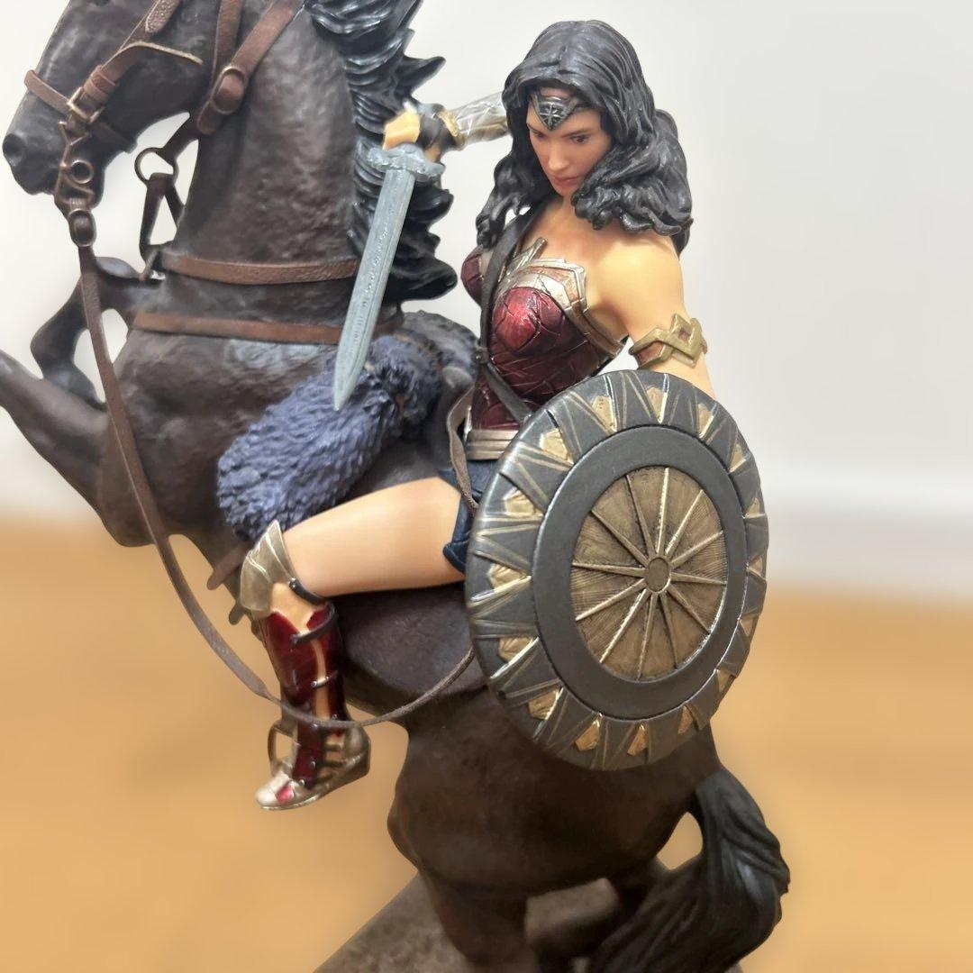 ワンダーウーマン/ ワンダーウーマン デラックス 1/10 スケール スタチュー