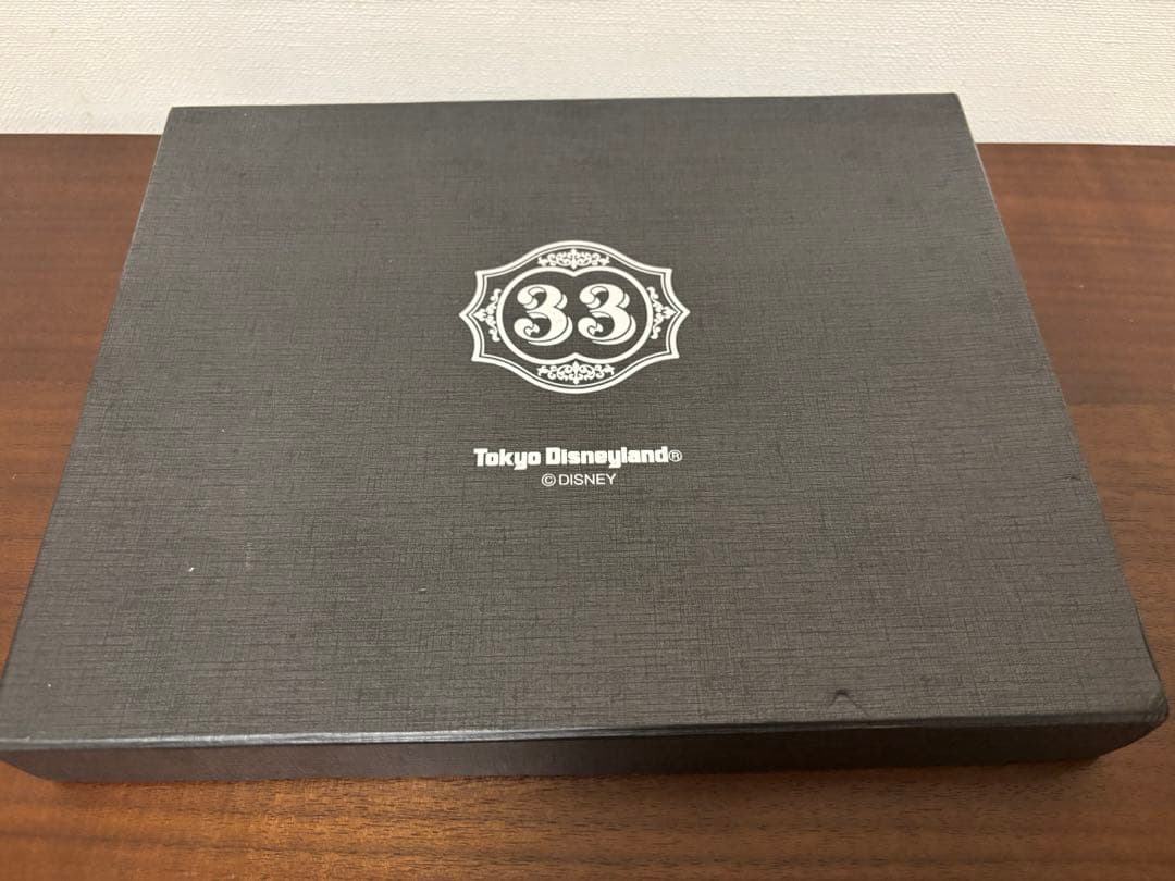 ☆ディズニー　クラブ　33 ピンバッチ　額　フレーム☆