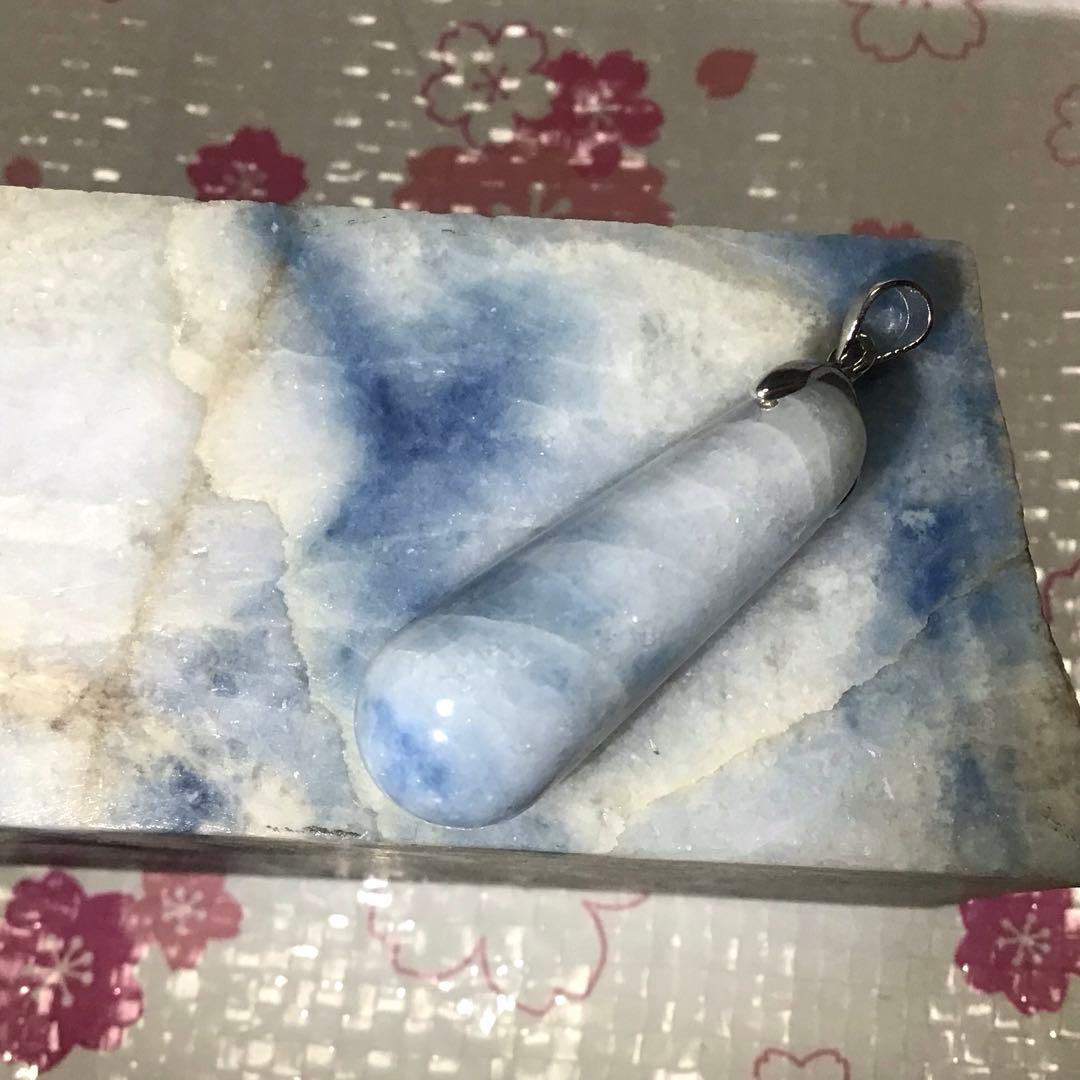 コン沢翡翠　ペンダントトップ　雫型