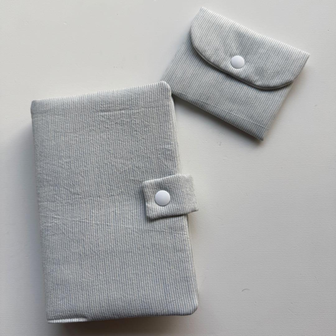 バインダーカバー　A6 水色ストライプ　カードポーチ付