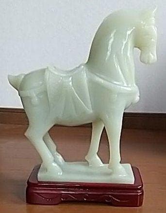 5%寄附◎ 玉石 馬型置物 出世縁起物