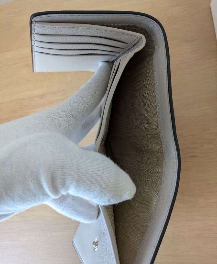 新春セール【新品・未使用】FURLA折り財布