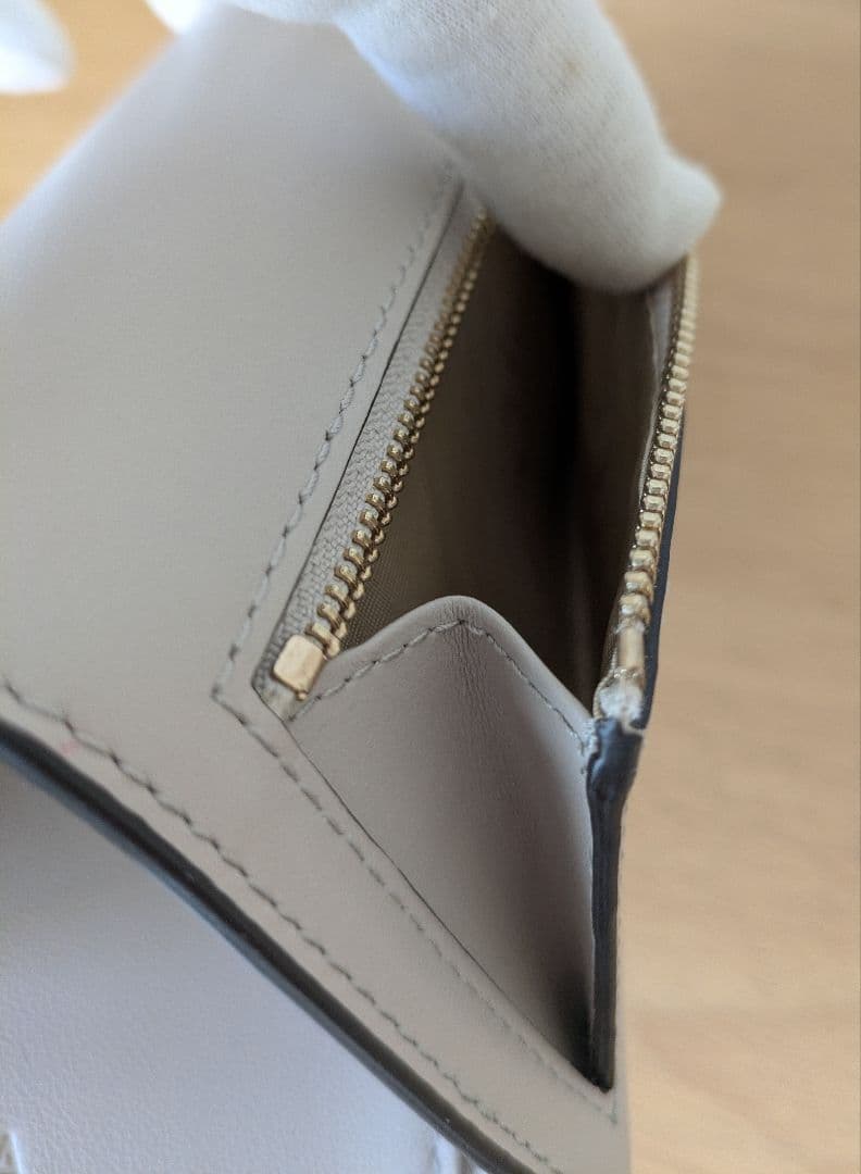 新春セール【新品・未使用】FURLA折り財布