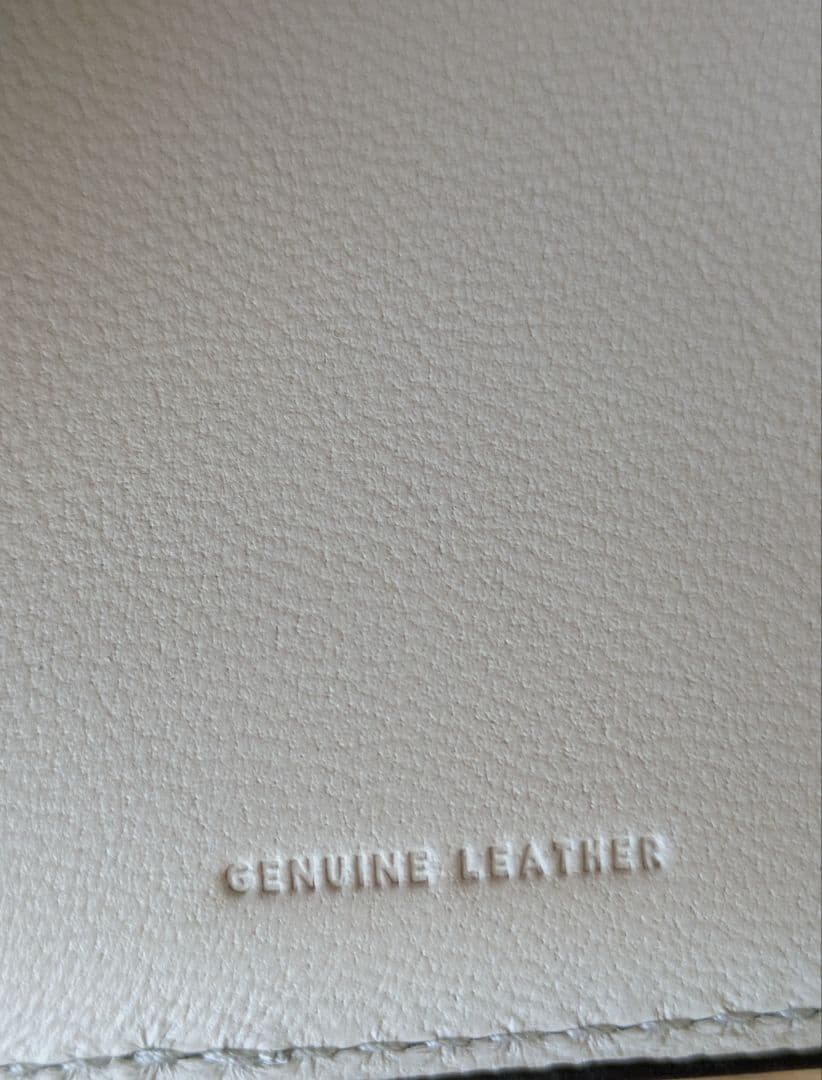 新春セール【新品・未使用】FURLA折り財布