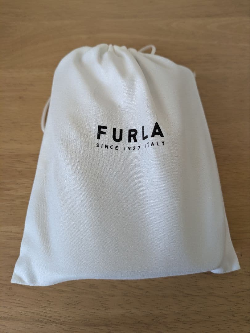 新春セール【新品・未使用】FURLA折り財布