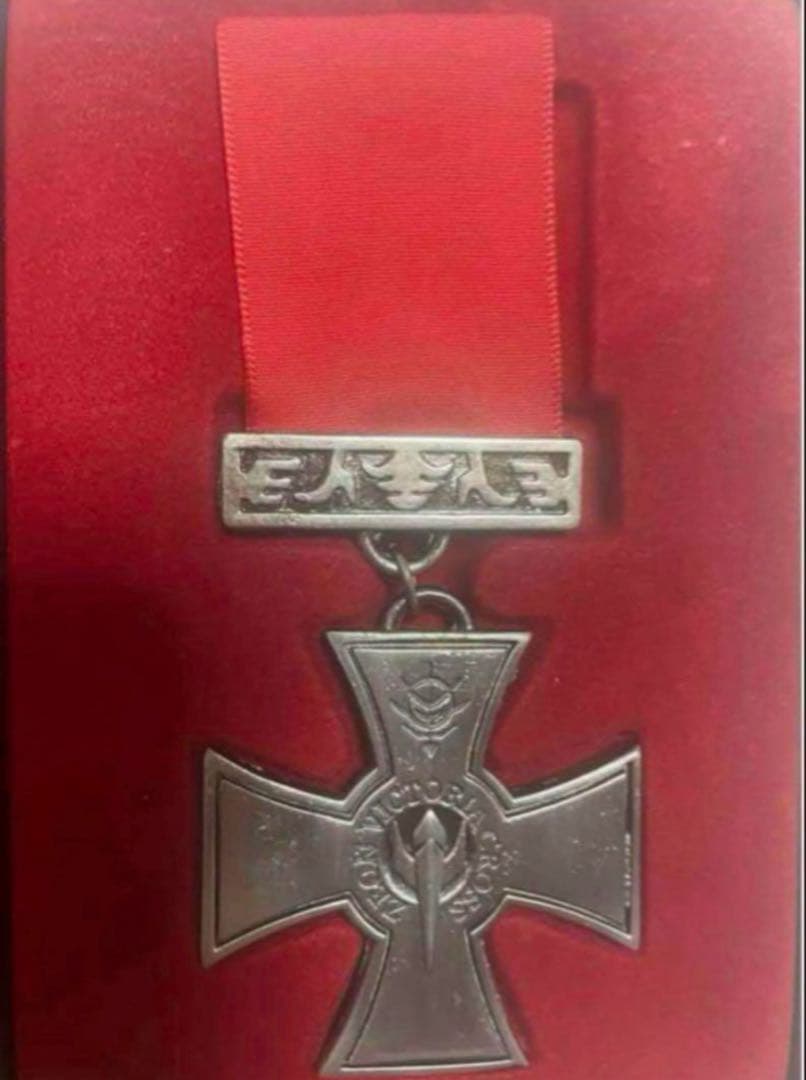 90s激レア（未使用品）機動戦士ガンダム逆襲のシャアジオン十字勲章限定品/非売品