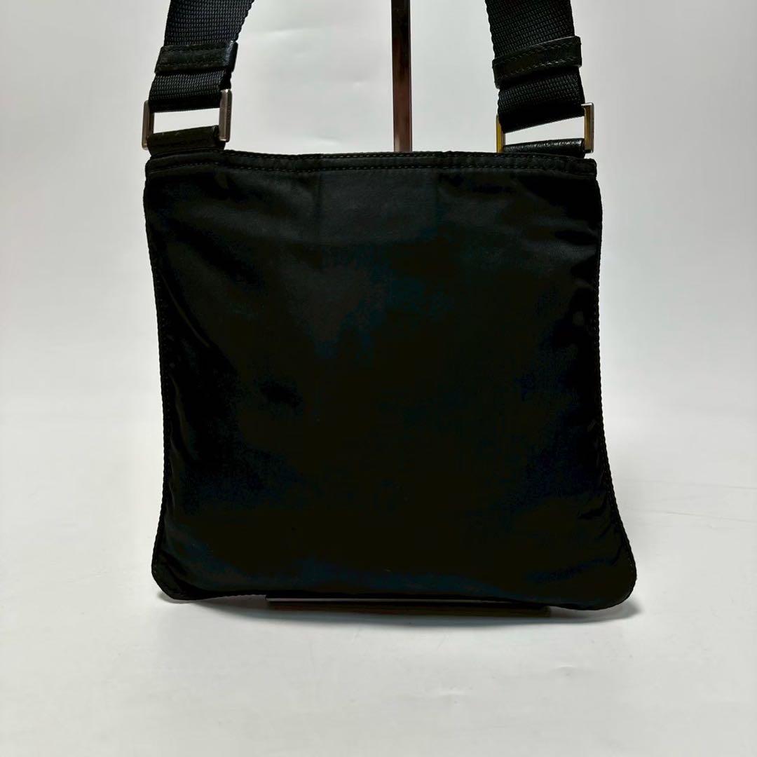 専用o37【美品】プラダ　三角ロゴナイロン　ブラックショルダーバッグサコッシュ.