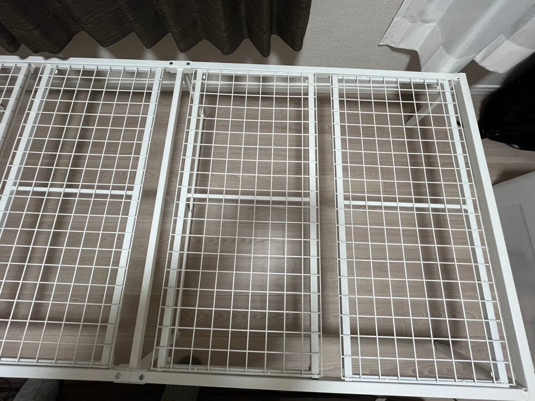 ニトリ　ホワイト スチール シングルベッドフレーム