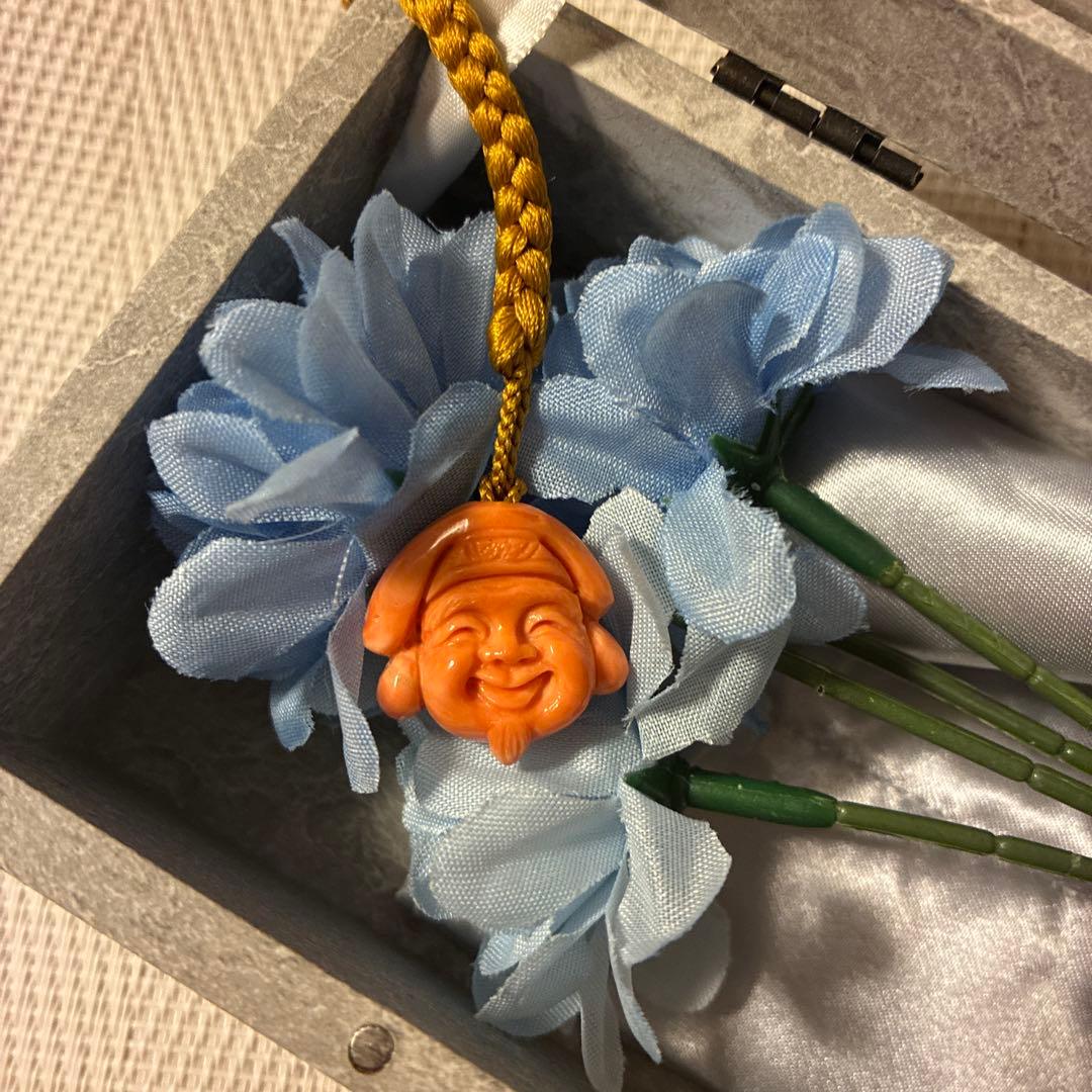 天然珊瑚 大黒様　珊瑚彫刻　根付 ストラップ 珊瑚　チャーム　縁起物　手彫り