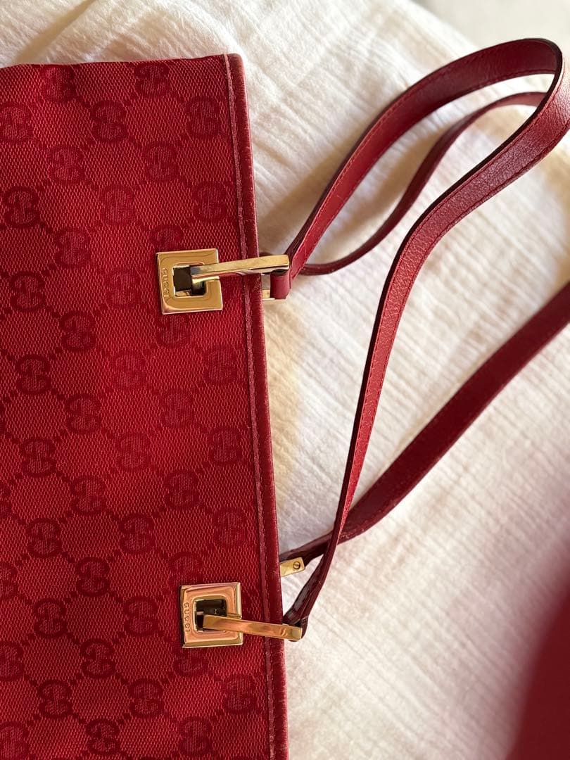 【週末お値下げ】赤GUCCI トートバック　GG柄　キャンバス　バケツ型