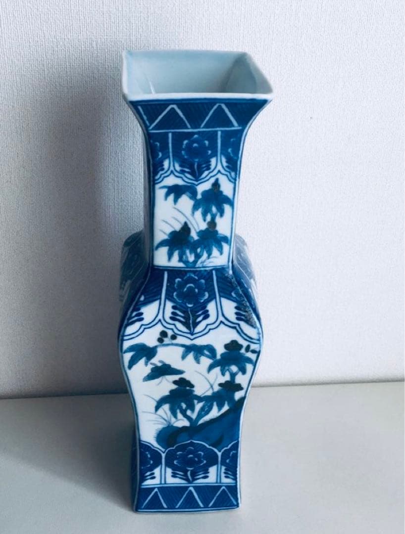 大清康熙青花人物花木鳥蝶図瓶 （底款大清康熙年製）中国古美術 陶磁器